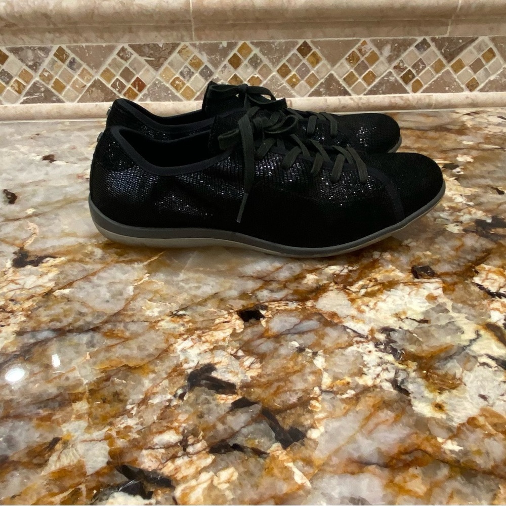 Revere Woman Lyon Leather shoes size 8M